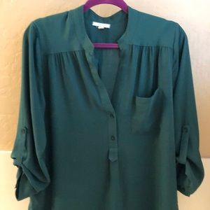 Pleione splitneck roll tab sleeves